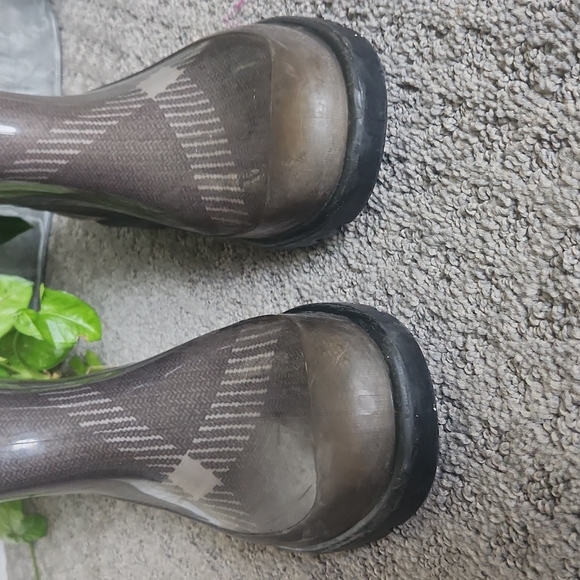 BURBERRY Wellington Rain Boot black and Cream size 39 (9) - Picture 4 of 9